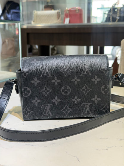 Pre-Owned LV Monogram Elipse Wearable Wallet