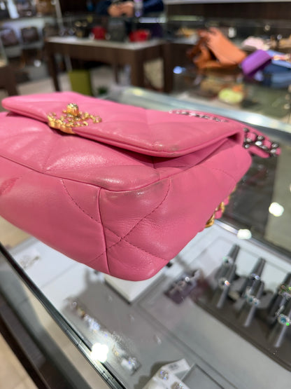 Pre-Owned Pink Lambskin CC 19 Small Flap