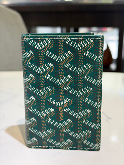 Pre-Owned Goyardine Saint Pierre Green Card Holder