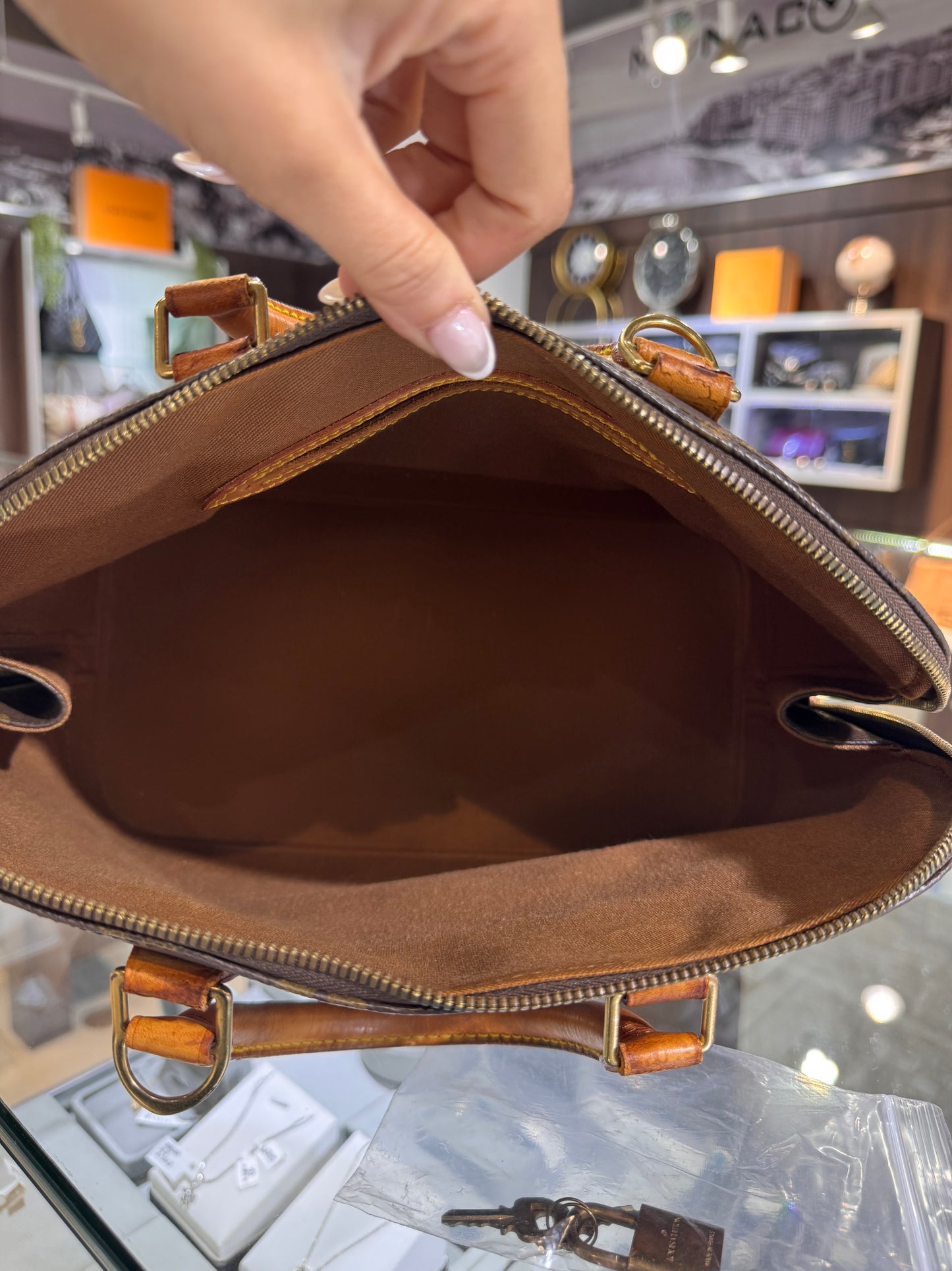 Pre-owned Louis Vuitton Monogram Alma MM