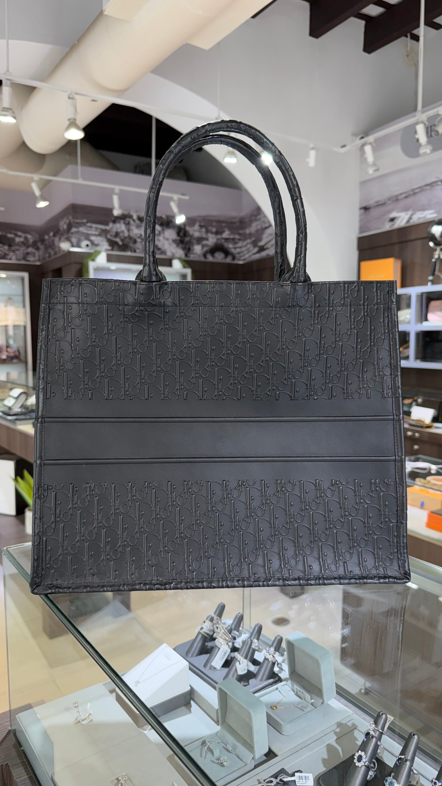 Pre-Owned CD Book Large Tote Noir Calfskin