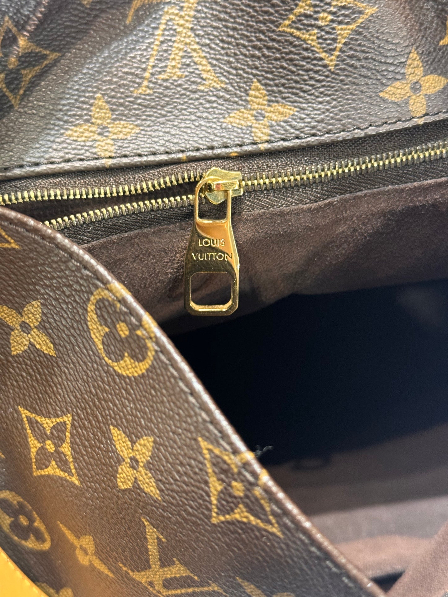 Louis Vuitton Metis Hobo  Monogram