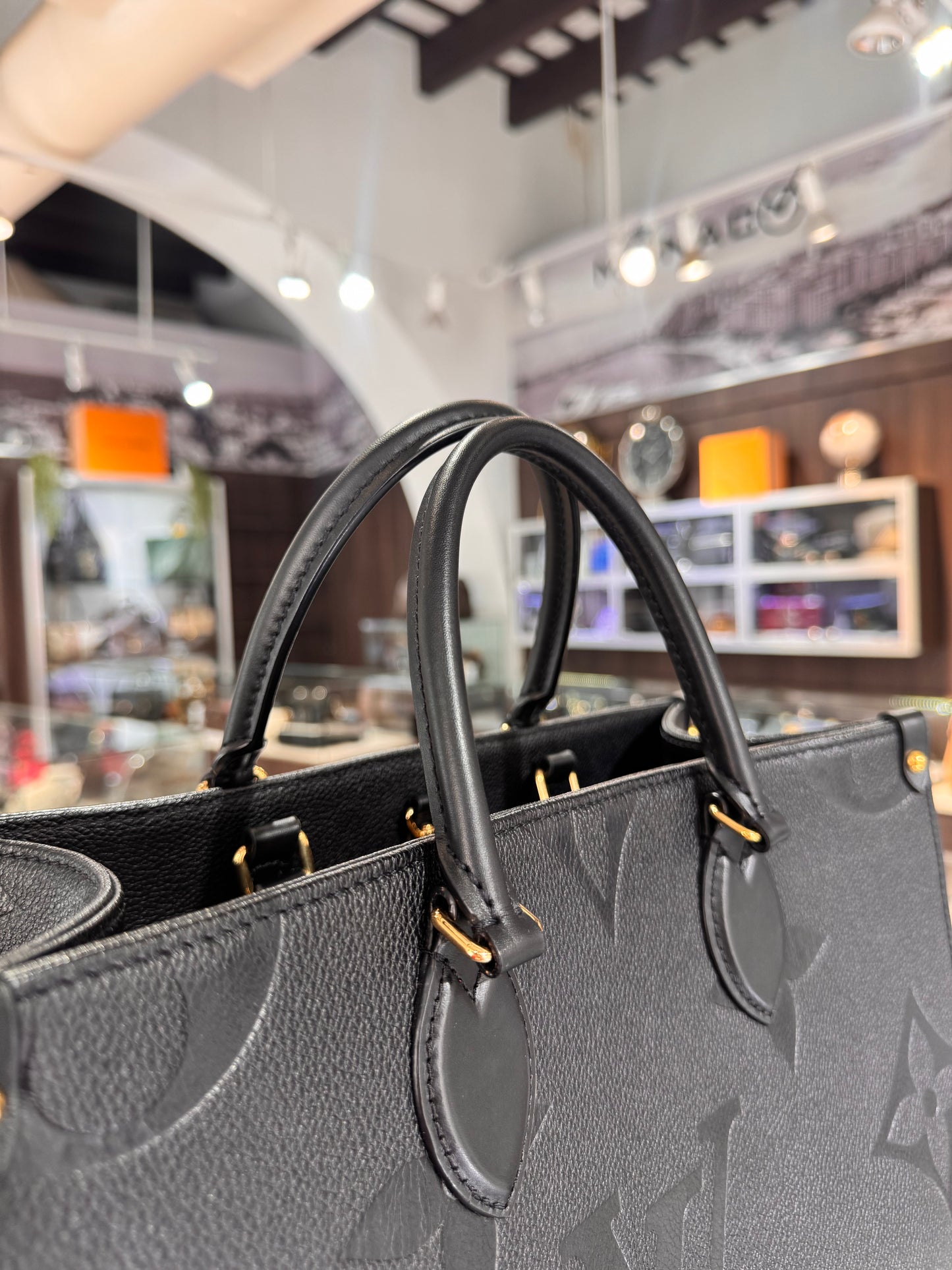 Louis Vuitton OnTheGo MM Empreinte  Noir Obscur
