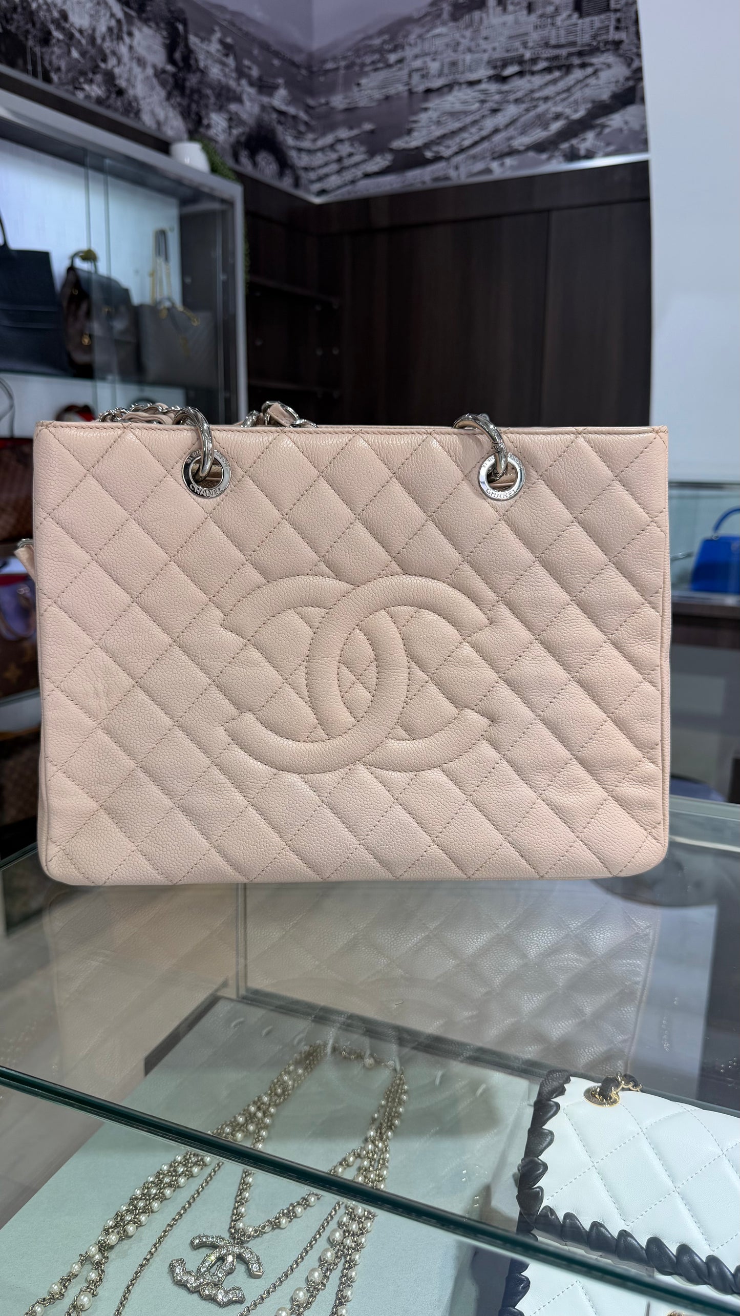 Pre-Owned CC Caviar Shopping Tote Light Pink Silver Hardware