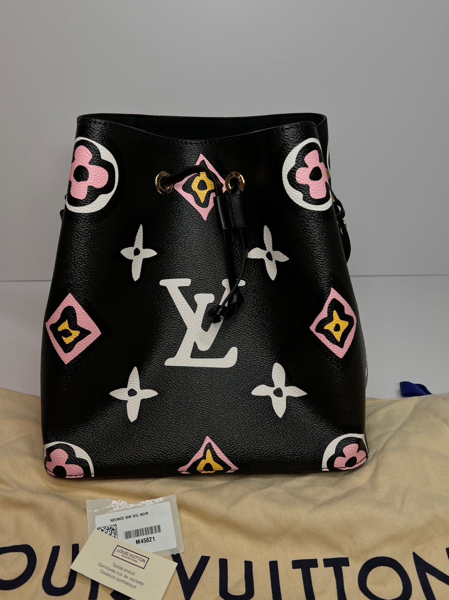 Louis Vuitton Neonoe MM Wild at Heart Black